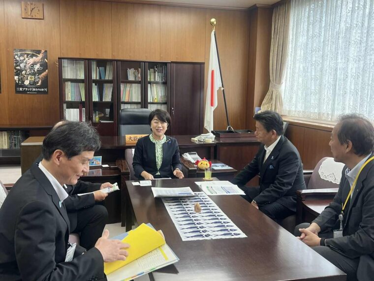 来年度土地改良予算の要望に山本農林水産大臣政務官へ伺いました
