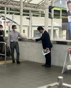 本日、東鷲宮駅にて街頭活動。高市早苗自民党新総裁に大きな期待の声