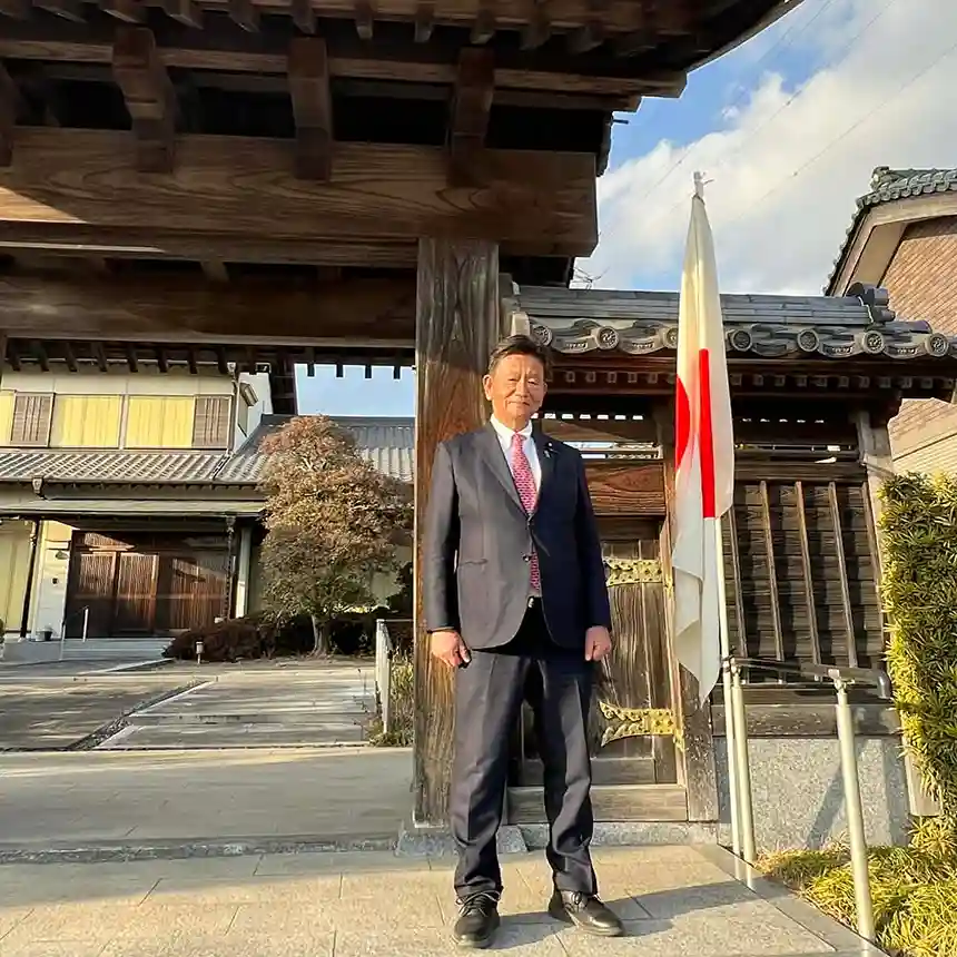 天皇誕生日、衷心よりお慶び申し上げます。