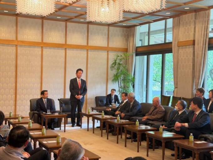 自民党久喜支部の皆さんによる国会、参議院議長公邸を視察