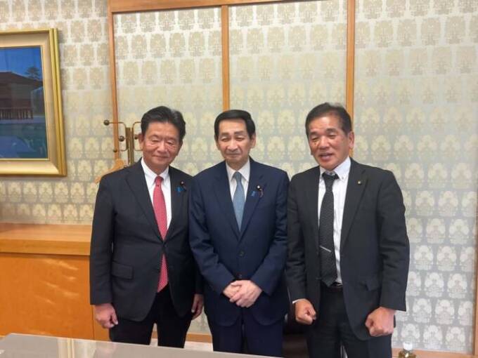 自民党久喜支部の皆さんによる国会、参議院議長公邸を視察
