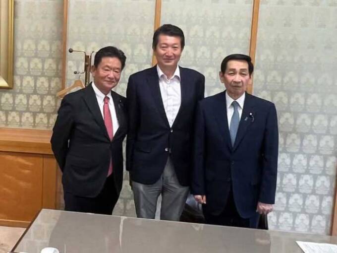 自民党久喜支部の皆さんによる国会、参議院議長公邸を視察